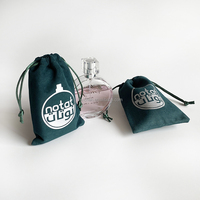 Tas hadiah flanel Logo kustom tas kemasan Confetti bunga kantung serut beludru untuk pernikahan