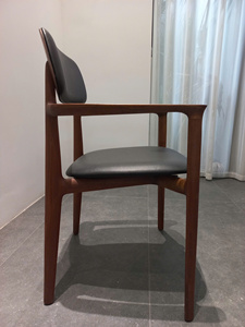 Fauteuil lounge élégant rembourré, structure en bois de noyer massif, siège d'appoint contemporain pour salon, villa, hôtel PISANO - Product Image 1