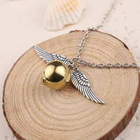 Accessoire d'ornement transfrontalier, Accessoire aile, Snitch en fer, Chaîne de pull dorée, Collier de perles de quartz
