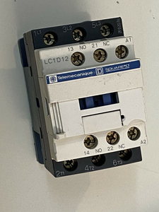 New and Original LC1D12 TeSys D Contactor 3 Pole 12A 1S 1 <strong>XXV</strong> b Stock in Warehouse - Product Image 1