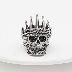 Мужское кольцо с короной и черепом из нержавеющей стали - Product Image 3