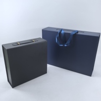 Boîte cadeau de luxe pliable conforme à la norme EPR avec logo personnalisé, conception en kit, emballage économique pour le marché européen