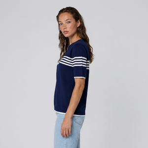 Pull en tricot rayé bleu marine à col rond et manches courtes pour femme, en coton respirant, style nautique, à porter toute l'année - Product Image 1