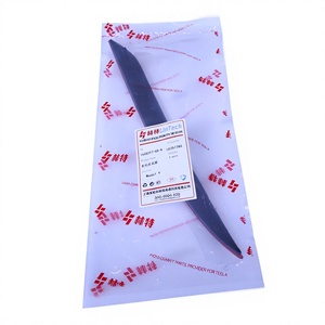 Riflettore Laterale Posteriore Destro LinTech per Model <span class=keywords><strong>Y</strong></span> 1626227-00-A, Gruppo Riflettore Auto, Tipo a Fibbia, Fissaggio a Vite - Product Image 3
