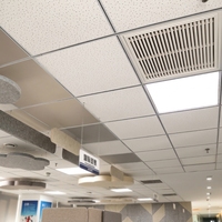 Panneaux acoustiques de plafond 600x600 résistants à l'humidité, panneaux décoratifs suspendus pour les intérieurs commerciaux