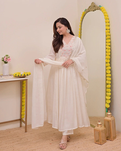 Premium Quality Ethnic Party Wear Collection <b>Womens</b> Chanderi Silk <b>Kurta</b> Pant with Dupatta Set <b>Womens</b> Traditional Wear - Product Image 1