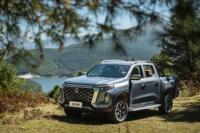 Changan Lantuozhe 2.0T Pick-up essence en stock 4x4 Pick-up essence automatique Taille des pneus R18 Transmission avant Gauche arrière