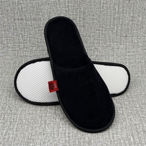 OEM çevre dostu siyah mercan polar kapalı ayak otel terliği EPE kaymaz taban tek kullanımlık yumuşak baskılı özel Logo seyahat odası - Product Image 3