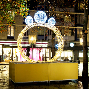 Arche lumineuse personnalisée pour Noël, motif de décoration pour les événements extérieurs, les festivals, les entrées commerciales, les parcs, les jardins et les événements - Product Image 1