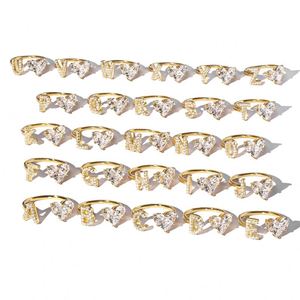 Bague initiale Dylam B pour femme, bague empilable en or avec forme de cœur, zircone cubique 5A, cadeau pour demoiselle d'honneur - Product Image 5