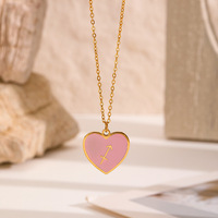 Nouveauté Collier Pendentif Cœur Émail Flèche Échiquier en Acier Inoxydable Plaqué Or Étanche pour Femme