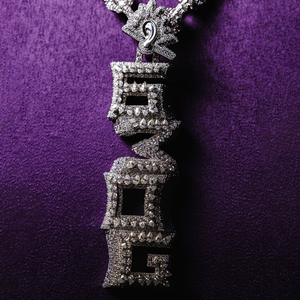 Pendentif vertical personnalisé en moissanite CVD sertie de diamants, testé au diamant, en or rose 10K, pendentif lettre, bijoux fins pour hommes - Product Image 1