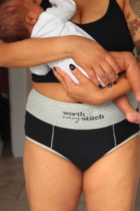 Braguita posparto de cintura alta premium en suave algodón, ropa interior transpirable para la recuperación posparto para nuevas mamás. - Product Image 3