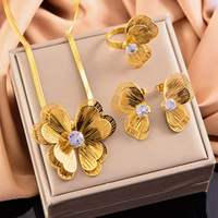 Ensemble de bijoux en trois pièces en acier inoxydable ajouré, style boutique, papillon, luxe léger, zircon de haute qualité, perle
