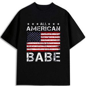Camiseta All American Babe para Hombre, Corte Regular, 100% Algodón, Cuello Redondo, Diseño de Bandera de EE. UU. - Product Image 1