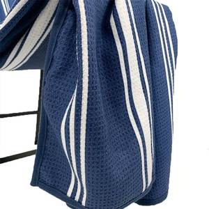 Serviette de plage en microfibre gaufrée antidérapante pliable pour le yoga Embouts en silicone avec coin zippé - Product Image 4