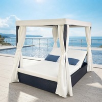 Chaise longue moderne d'extérieur pour hôtel, villa, plage, bord de piscine, jardin, cour, canapé-lit en rotin avec rideau, portable et durable