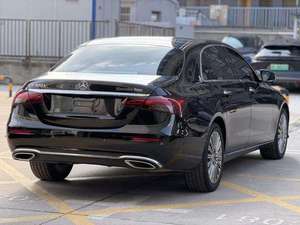 เมอร์เซเดส-เบนซ์ อี-คลาส ปี 2020 รุ่น E300 L แฟชั่น อิดิชั่น เทอร์โบชาร์จ ออโตเมติก ล้อแม็ก R18 พวงมาลัยซ้าย รถมือสอง หลังคาซันรูฟแบบพาโนรามา สีเข้ม - Product Image 3