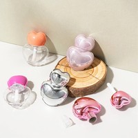 Nouveaux tubes de gloss à lèvres en plastique en forme de cœur de 7 ml avec bouchon à vis, emballage mignon, cosmétiques liquides, gloss personnalisé avec logo privé