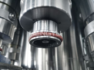 2025 Hoge Kwaliteit Nieuwe Stijl 3 In 1 Pet Gebottelde Niet-Koolzuurhoudende Drank Grootschalige Productielijn Water Vulmachine - Product Image 5