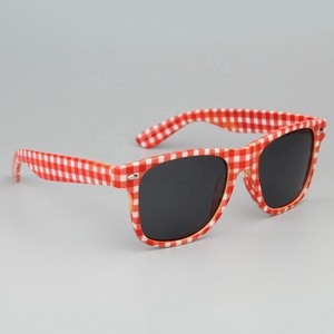 Nouvelle mode Lunettes de soleil carrées à carreaux rouges vintage Lunettes de soleil de créateur de marque Lunettes de soleil de plage tendance UV400 avec logo personnalisé - Product Image 4