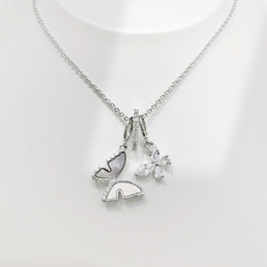 Collier pendentif personnalisé en argent sterling 925 avec pierre verte, trèfle en zircon, plaqué or, élégant, tendance, vente en gros - Product Image 2