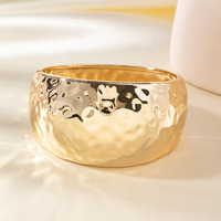 Nouveauté 2027 : Bracelet Jonc Doré Texturé Martelé Poli Miroir, Plaqué Or, Collection Printemps – Vente en Gros de Bijoux de Mode
