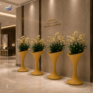 Vase à fleurs en fibre de verre personnalisé, brillant, haut, sculpté, pour plantes commerciales, idéal pour hôtels, centres commerciaux, bureaux - Product Image 3