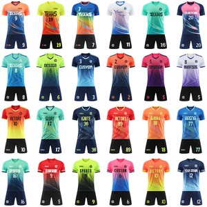 Maillot de football rétro vintage <span class=keywords><strong>des</strong></span> années <span class=keywords><strong>90</strong></span>, vert forêt, bordeaux, accents dorés, style unisexe Blokecore, grande taille - Product Image 6