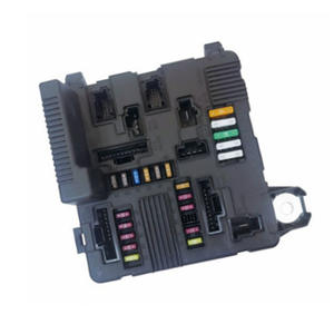 Boîtier de fusibles Peugeot 9650618280 8200306033 Module 9809742780 9809742880 Unité de relais moteur - Product Image 1