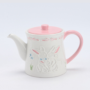 Taza de Cerámica Blanca <span class=keywords><strong>con</strong></span> Letras en Relieve y Decoración de Lazo <span class=keywords><strong>con</strong></span> Borde Azul para una Dulce Mesa de Pascua - Product Image 5