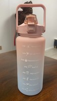 Bouteille d'eau tritan en plastique avec paille pour le sport en plein air et le Fitness