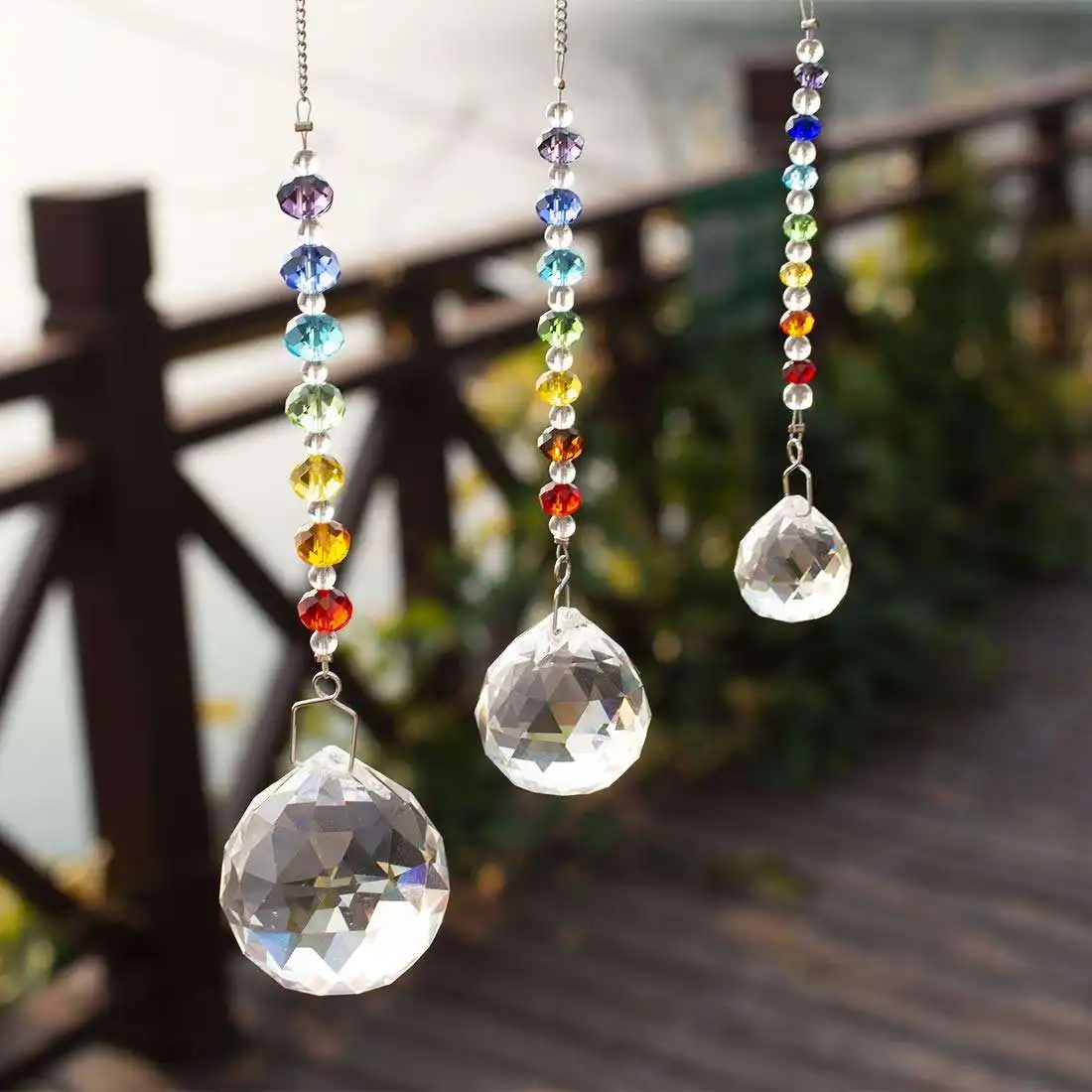I pendenti del lampadario di cristallo di vendita caldo di JY parte le catene della sfera di vetro di cristallo per la decorazione