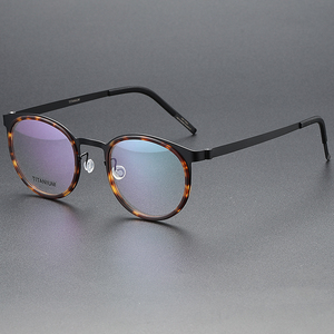 Kính mắt khung titan siêu nhẹ, chất lượng cao, kiểu dáng cổ điển, bán buôn nhà máy, dành cho nam và nữ, dùng hàng ngày - Product Image 1