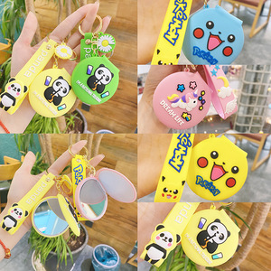 Espejo de Llavero Portátil con Diseño de Dibujos Animados, Espejo de Maquillaje Plegable de Silicona para Viajes/Conciertos, Accesorio para Fanáticos del Anime/K-Pop - Product Image 2