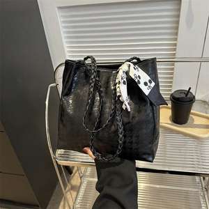 Nuevo Bolso de Hombro Portátil y Moderno para Mujer con Gran Capacidad, Cierre de Cremallera y Lazo Decorativo de Seda - Product Image 4