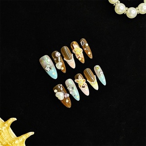 Uñas Postizas Acrílicas Cortas de Almendra, Estilo Retro Francés, Tallado Tridimensional de Alta Calidad, Personalizables, Paquete de 10 Piezas - Product Image 3