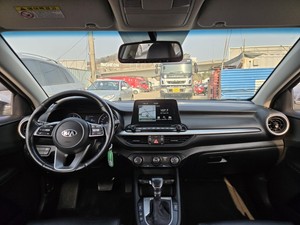 Nouvelle berline essence K3 2019 de marque coréenne avec moteur CVVT, caméra de recul, alerte de trafic transversal et avertisseur de pression des pneus - Product Image 3
