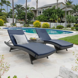 Chaises de piscine en rotin plastique gris de haute qualité chaise longue de natation pour le côté de la piscine - Product Image 1