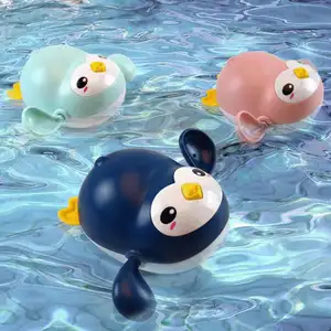 Yürümeye başlayan küvet rüzgar Up yüzmek penguen bebek banyo oyuncakları sprey su oyun yüzer hayvanlar bebek duş oyuncakları banyo penguen banyo oyuncak