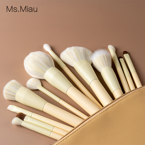 Set di 13 <span class=keywords><strong>Pennelli</strong></span> Professionali di Alta Qualità <span class=keywords><strong>per</strong></span> Trucco, con Manico <span class=keywords><strong>in</strong></span> Legno, Marca Belleza, Morbidi al Tatto, <span class=keywords><strong>per</strong></span> Correttore - Product Image 4