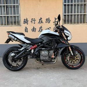 Benelli TNT <span class=keywords><strong>600</strong></span> Naked Bike, éclairage LED complet, transmission à 6 vitesses, cadre en treillis d'acier, motos à essence - Product Image 3