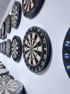 Fibre-1306 Professional Custom Steel Sisal Blade Wire Bristle Smart Dartboard Stand con 18g Custom Dardos - Product Image 2