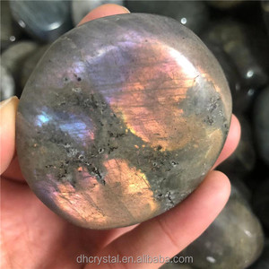 Şifa Veren Kristal Taşı Değerli Taş Masa Dekoratif Süsleri Doğal Mor Işıklı Labradorit Ham Avuç Taşı Feng Shui - Product Image 3