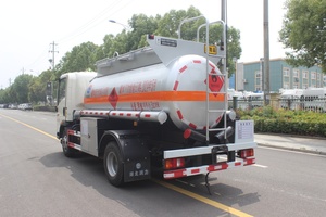 Camion <span class=keywords><strong>cisterna</strong></span> d'acciaio Diesel di Sinotruk Howo per i liquidi infiammabili (carro armato-tipo veicolo di trasporto) 5-10T capacità di carico 5001-10000L carro armato - Product Image 2