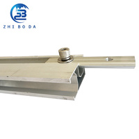 Connecteur de rail solaire photovoltaïque de qualité supérieure, support en aluminium traité en surface pour système de montage solaire au sol, sur toit ou au carport