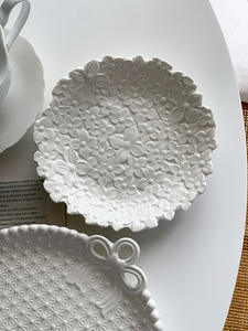 Export single <b>bow</b> relief bead princess plate, craft ceramic shallow flat plate, Western dining plate - Product Image 2