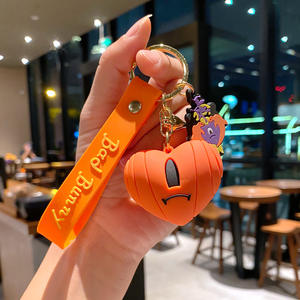 2023 Popular lindo dibujos animados <span class=keywords><strong>Bad</strong></span> <span class=keywords><strong>Bunny</strong></span> llavero amor <span class=keywords><strong>corazón</strong></span> colgante goma llavero Anime 3D PVC llavero - Product Image 5