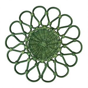 Assiette de présentation ronde en rotin tressé style bohème, dessous de plat en osier écologique, décoration de table faite à la main, usine OEM - Product Image 1