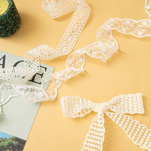 ริบบิ้นลูกไม้โพลีเอสเตอร์แบบกลวงและโบว์ผูกผมสำหรับตกแต่งชุดในงานคริสต์มาส งานแต่งงาน งานวันเกิด และการจัดดอกไม้ - Product Image 3